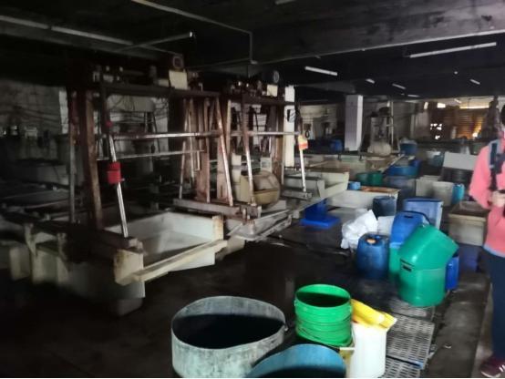 非法电镀厂车间